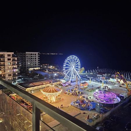 Mamaia Nord Vip Aparthotel 那沃达利 外观 照片