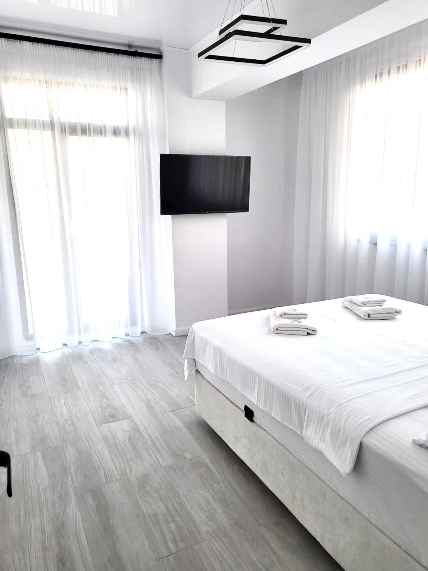 Mamaia Nord Vip Aparthotel 那沃达利 外观 照片