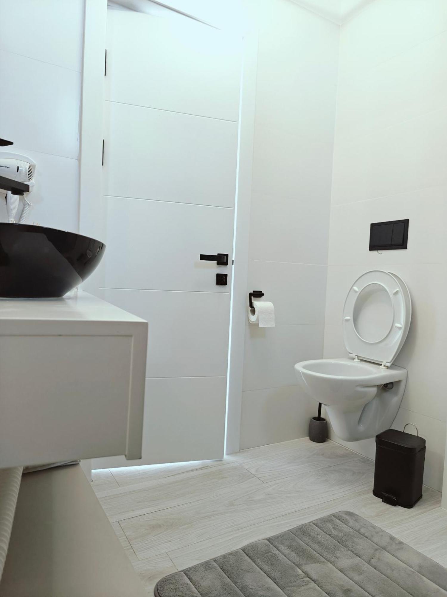 Mamaia Nord Vip Aparthotel 那沃达利 外观 照片