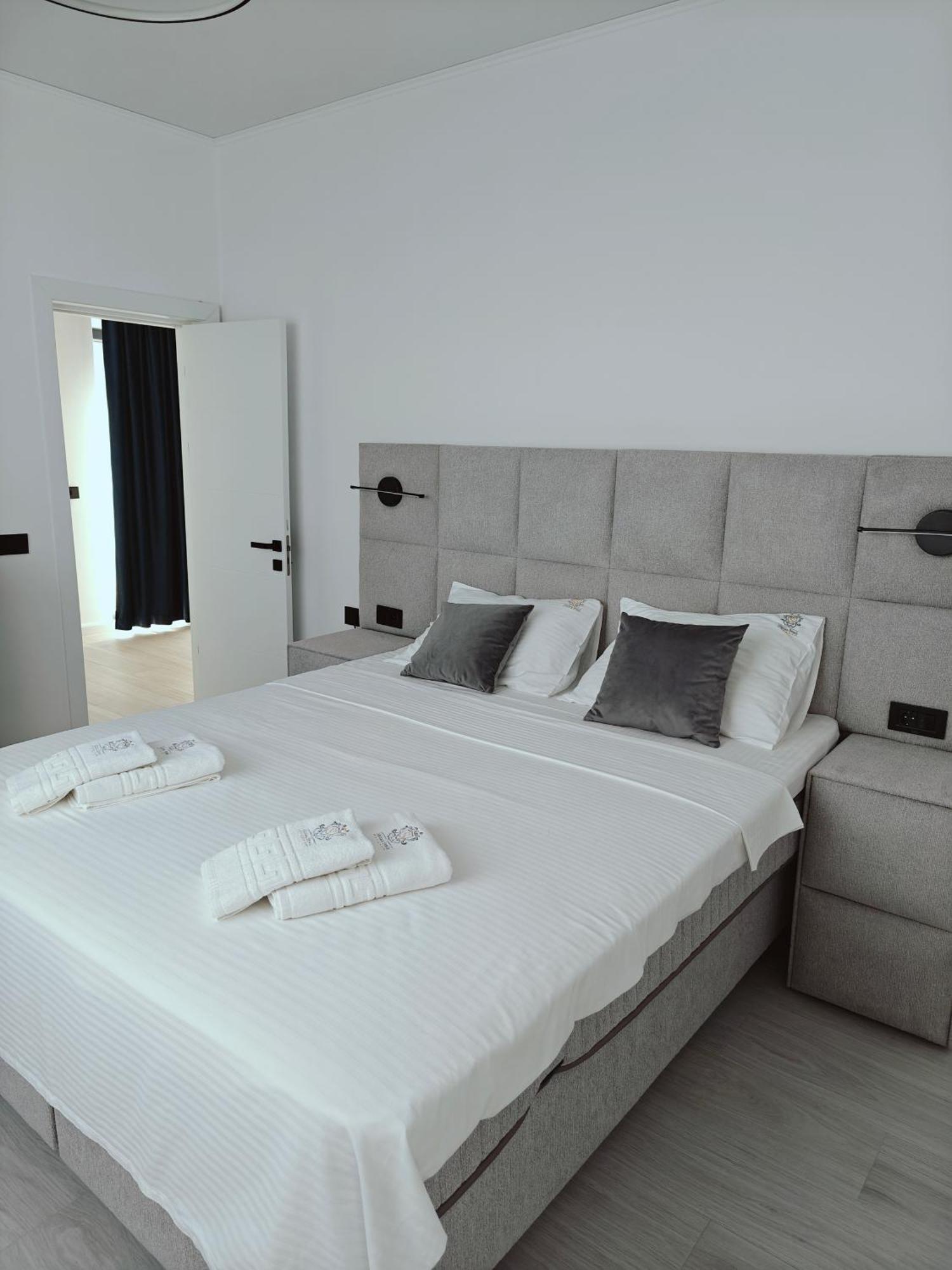 Mamaia Nord Vip Aparthotel 那沃达利 外观 照片